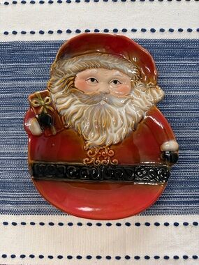 Gibson Home Festive Red Santa Plate
